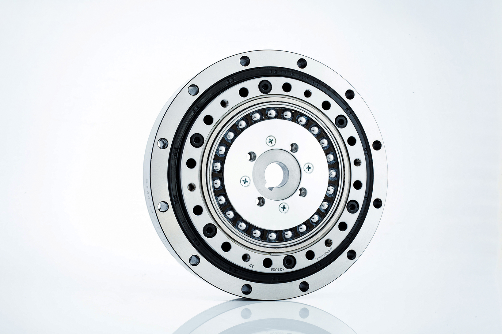 Type: LHD: Compact for robotic joints. Hollow-shaft.
